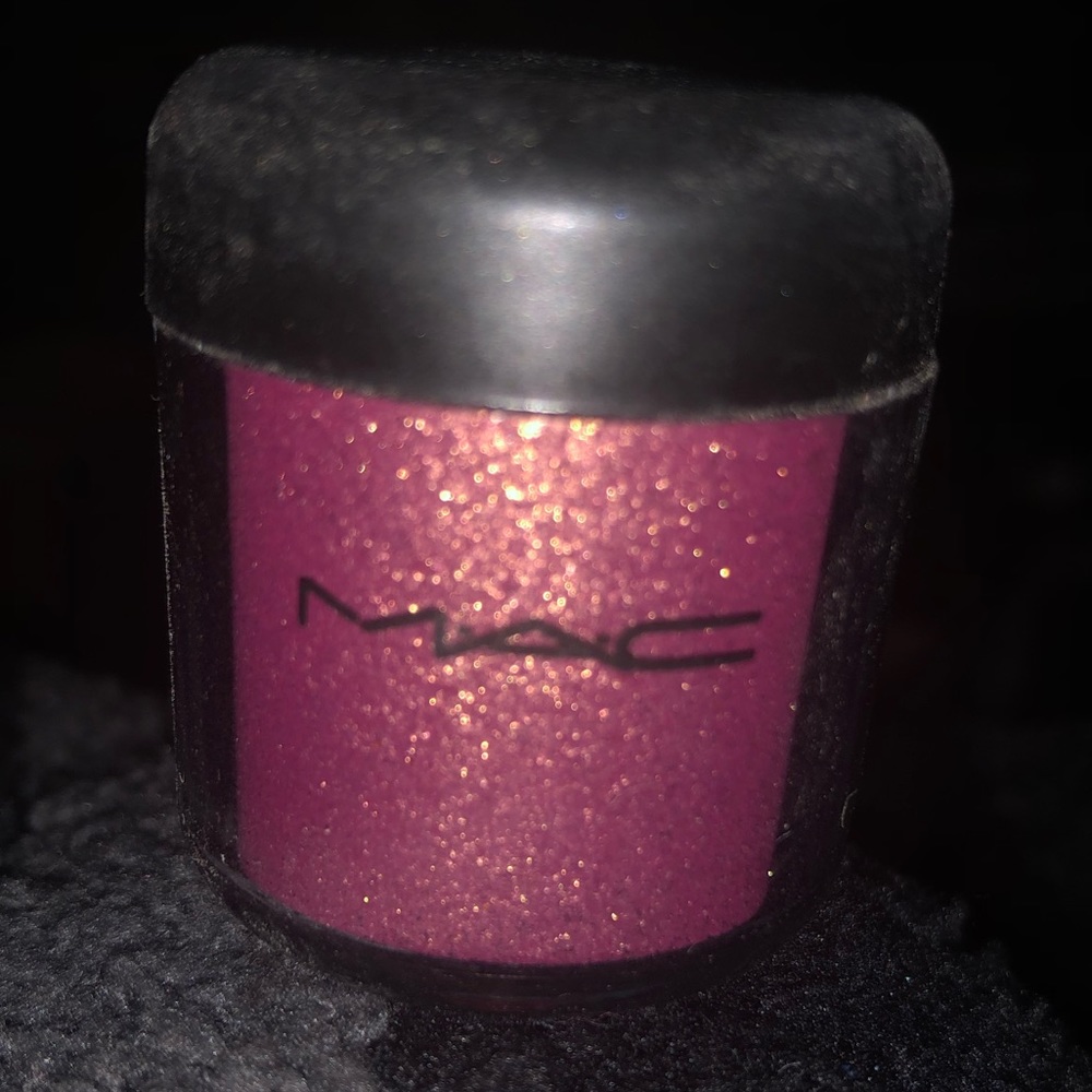 2/$40 MAC Cosmetics Pigment Colour Powder in Rose